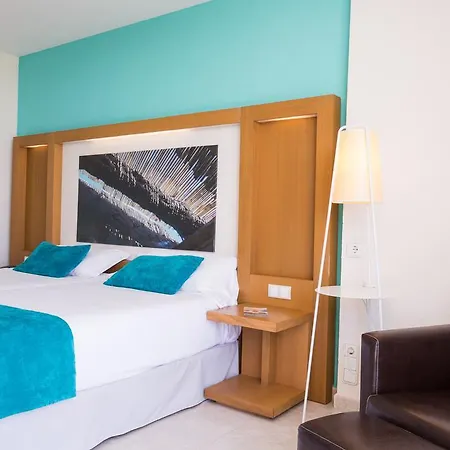 The Ibiza Twiins - 4* Sup Hotell