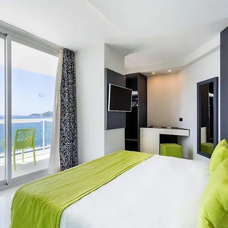 The Ibiza Twiins - 4* Sup 4* Platja d'en Bossa