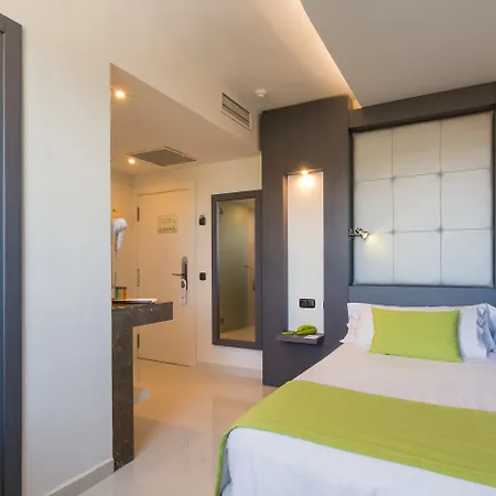 The Ibiza Twiins - 4* Sup Hotel Platja d'en Bossa